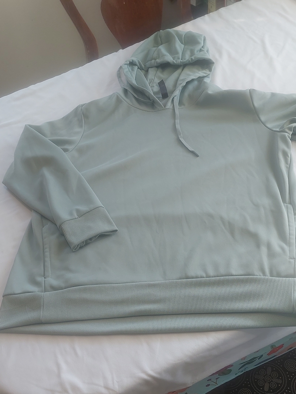 Mondetta Womens Crewneck Hoodie in Light Sage Green.XL